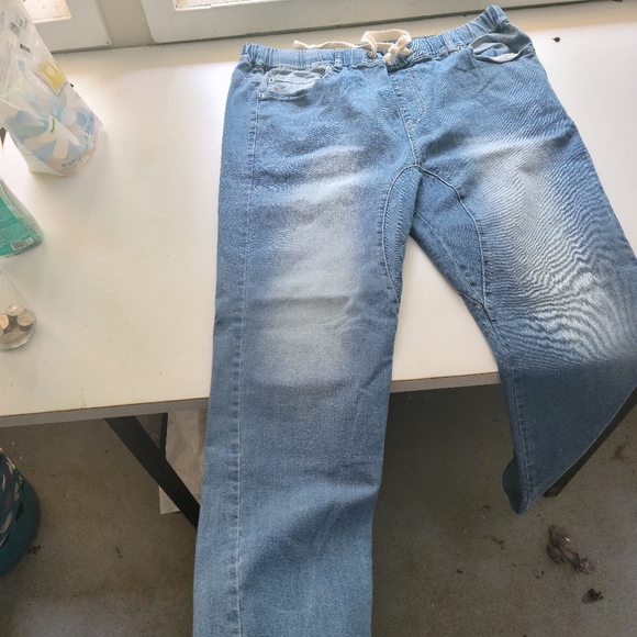 VICTORIOUS LOS ANGELES - Picture 4 of 4